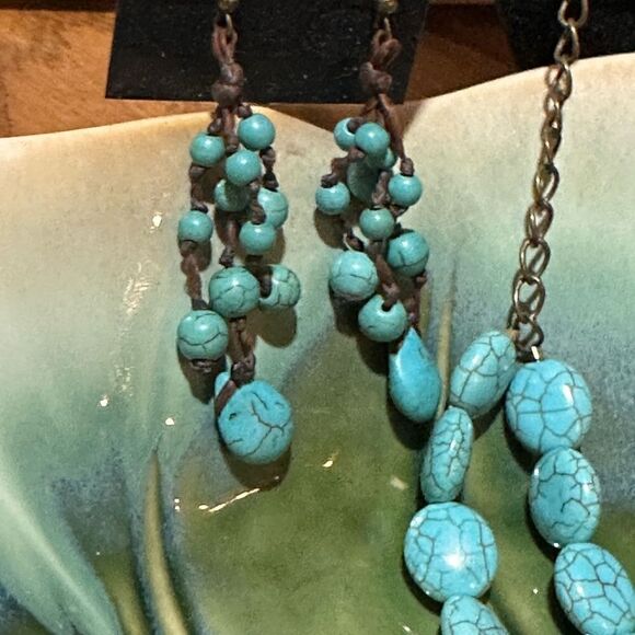 Turquoise Color X-Long Necklace + Earrings - Picture 3 of 3